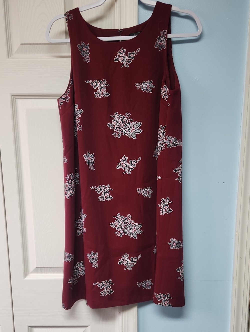 Ann Taylor Sleeveless Floral Shift Dress - Burgundy with White Accents